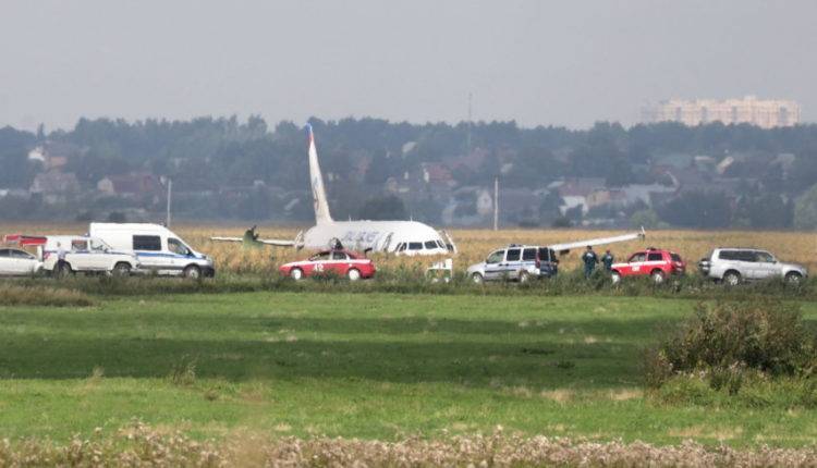 Самолет А321 эвакуируют с поля под Жуковском на следующей неделе
