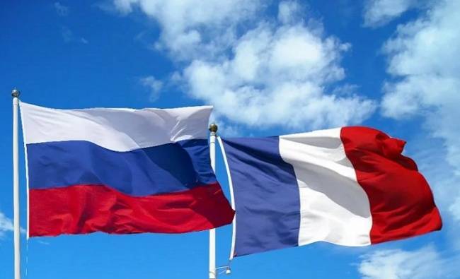Экс-глава МИДа Франции: Нам нужно успеть подружиться с Россией раньше США