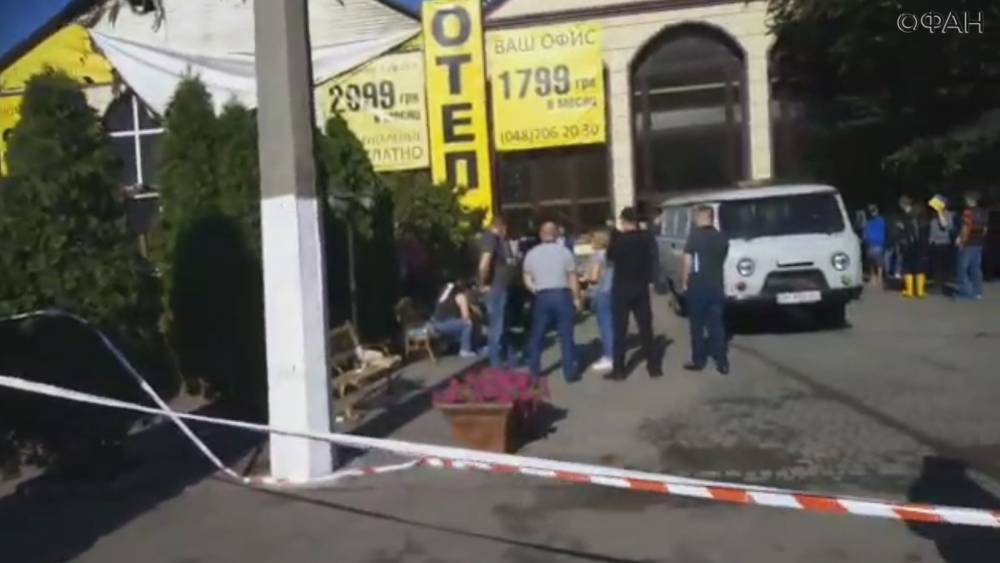 Восемь человек погибли при пожаре в гостинице в Одессе