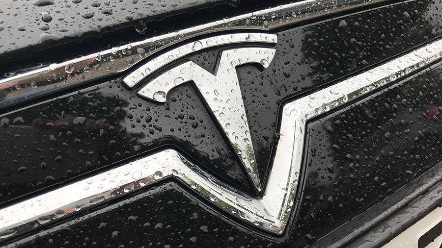 Немецкая компания отказалась покупать электромобили Tesla из-за качества