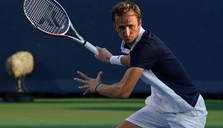 Теннисист Медведев обыграл Рублева в четвертьфинале турнира в Цинциннати