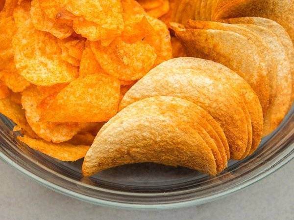 Минздрав рекомендовал убрать чипсы из продажи на предприятиях