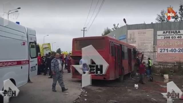 Количество пострадавших в ДТП с автобусом в Перми возросло до 20. РЕН ТВ