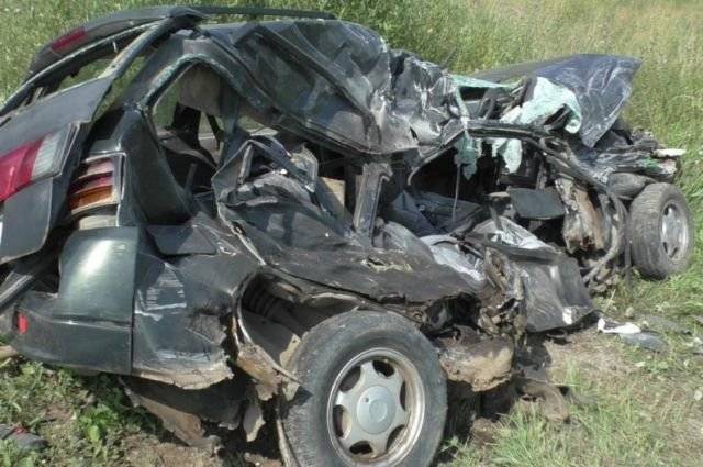 Два человека погибли в ДТП с грузовиком в Пермском крае