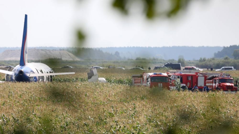 СКР и «Уральские авиалинии» опровергли сообщения о мародерстве на месте посадки АЗ21