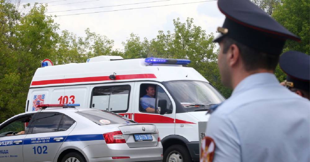 Во Владивостоке бетономешалка протаранила шесть машин и сбила человека.