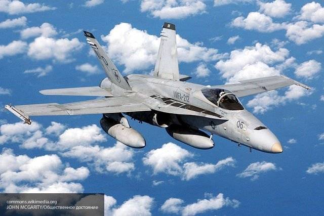В Испании раскритиковали сближение истребителя F-18 НАТО с самолетом Шойгу