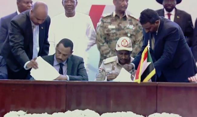 В Судане армия и оппозиция подписали соглашение о переходном правительстве — Новости политики, Новости Большого Ближнего Востока