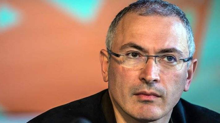 Член ОП РФ связал массовые пикеты 17 августа с деньгами Ходорковского
