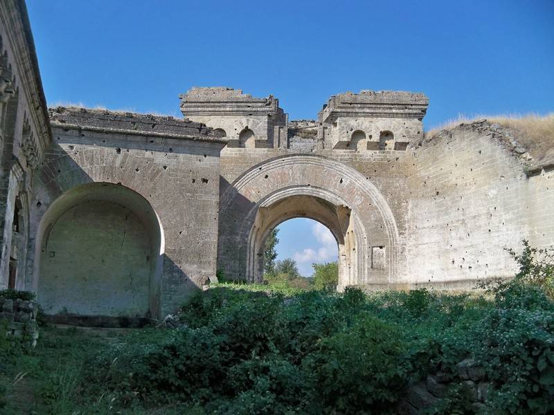 Более 1700 авиабомб нашли на территории крепости Керчь