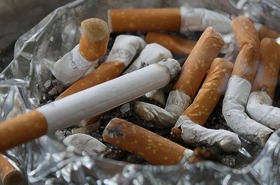 Минздрав предложил меры для борьбы с курением на работе