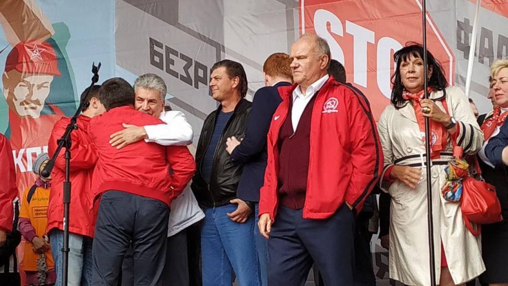 Сын Талькова вышел на митинг КПРФ: Хитрые коммунисты решили выехать на трупе московских майданщиков
