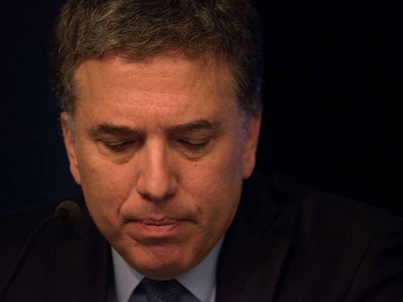 Министр финансов Аргентины ушёл в отставку