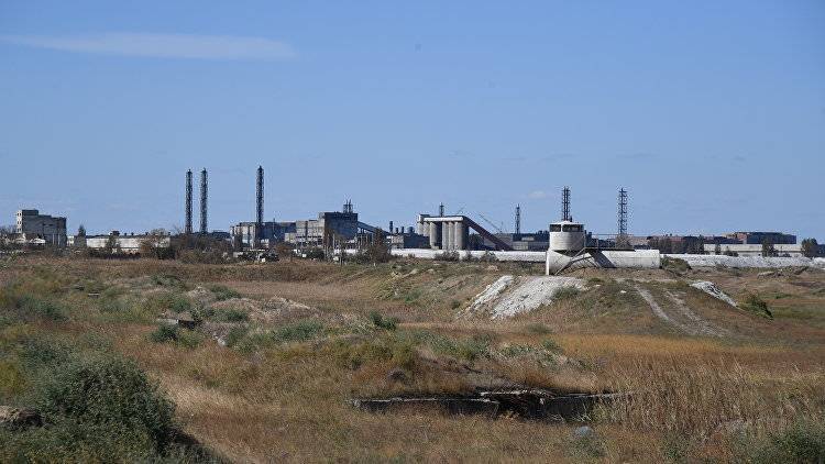 Эколог оценил предложение закрыть химзаводы на севере Крыма