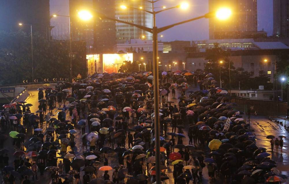 Организаторы акции протеста в Гонконге сообщили, что митинг собрал 1,7 млн человек
