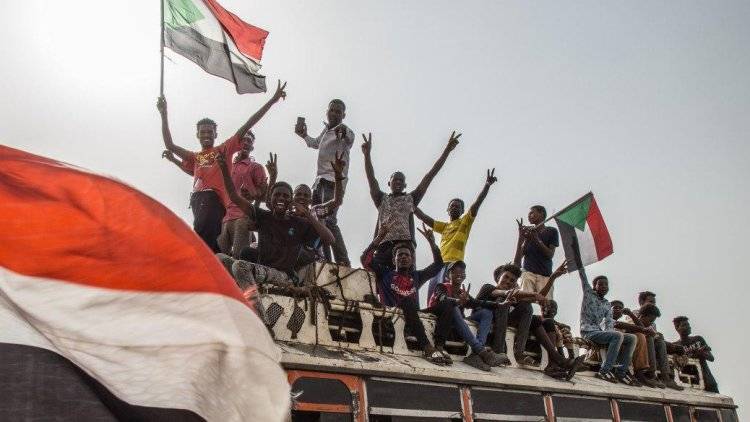 Высший орган власти Судана на переходный период возглавит Аль-Бурхан