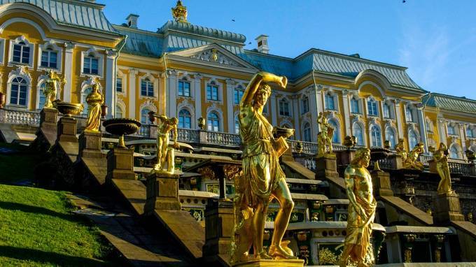 Осенний праздник фонтанов в Петергофе пройдет в честь Екатерины Великой
