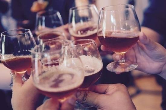 Минздрав предложил работодателям тестировать сотрудников на алкоголь