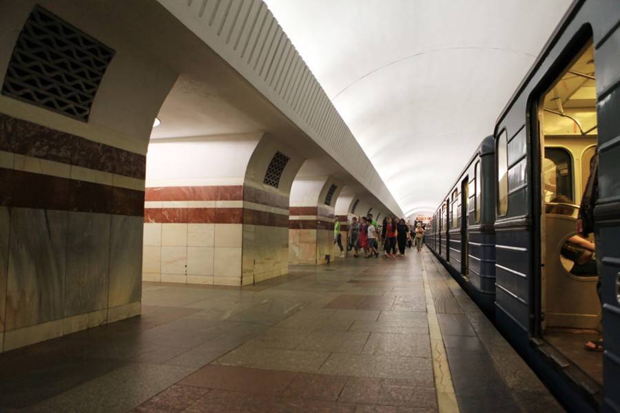 Пассажир упал на пути на станции метро "Таганская"