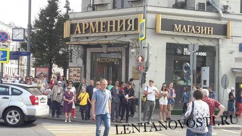 Последователей Навального заставят заплатить за убытки московских рестораторов