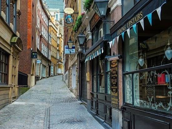 Англичанам предрекли опустевшие полки магазинов после Brexit