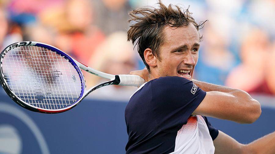 Теннисист Медведев впервые в карьере выиграл турнир серии «Мастерс»