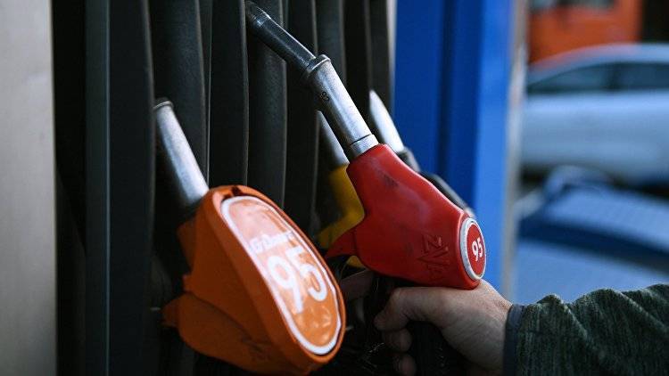 Крымчане могут купить в три раза меньше топлива, чем северяне