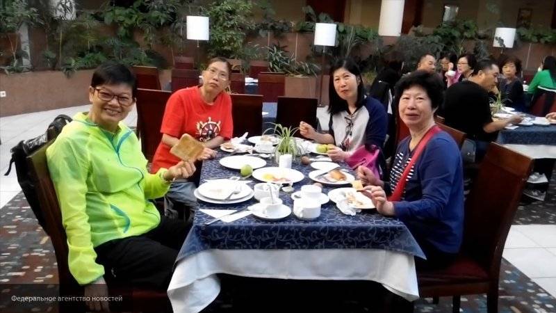 Сотрудников Эрмитажа возмущает неприличное поведение туристов из Китая