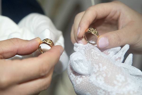 Житель Узбекистана подал на развод из-за подаренной на свадьбе одежды