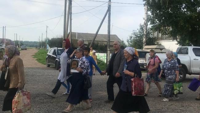 В Башкирии верующие вступились за священника и вышли на шествие — Общество. Новости, Новости России