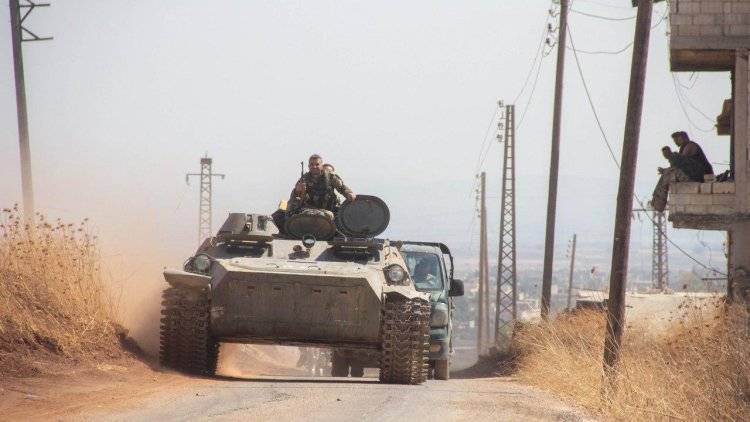 Турецкая военная колонна чуть не попала под обстрел ВВС Сирии на юге Идлиба
