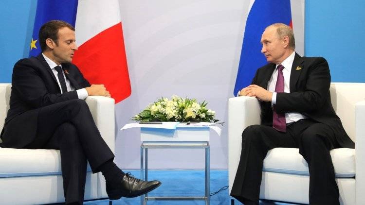 Экс-посол Франции рассказал о вопросах, которые обсудят Путин и Макрон