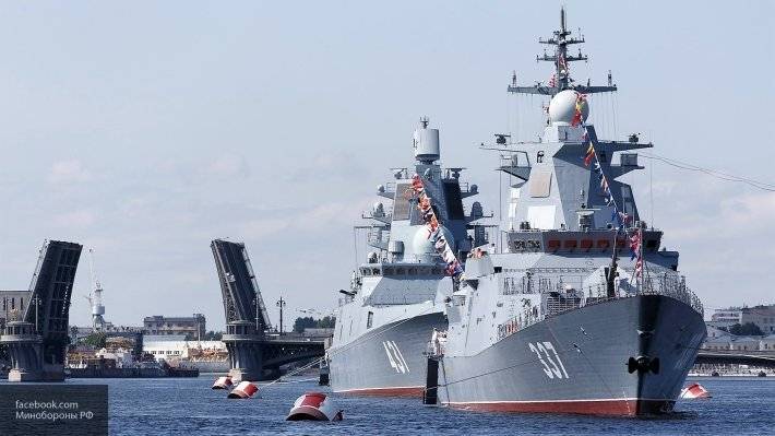 Комоедов рассказал, что ВМФ РФ ведет стратегию эффективного преимущества