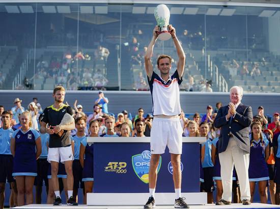 Прорыв Медведева: российский теннисист попал в пятерку лучших в мире