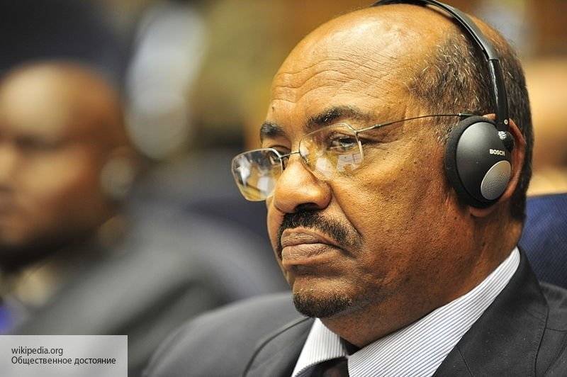 Экс-президент Судана в суде рассказал о происхождении найденных у него 25 млн долларов