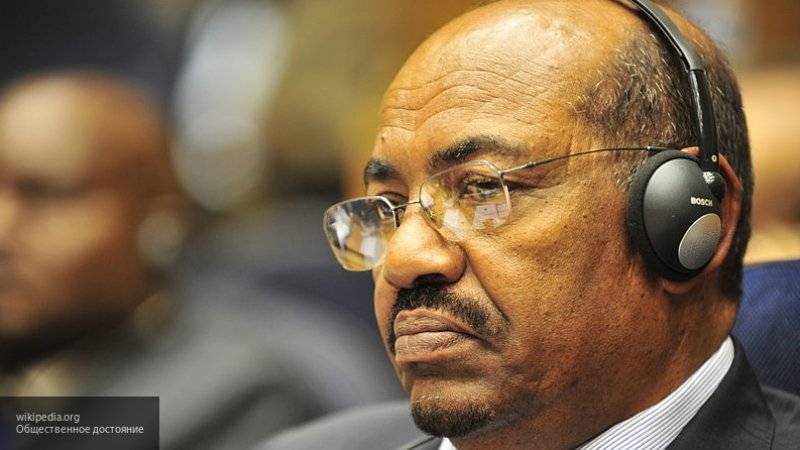 Экс-президент Судана объяснил происхождение найденных у него денег