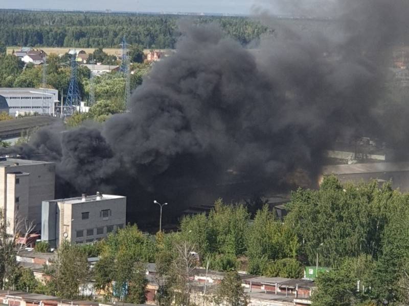 Химический завод загорелся в Балашихе