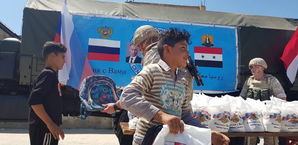 Российские военные доставили гуманитарную помощь жителям провинции Даръя