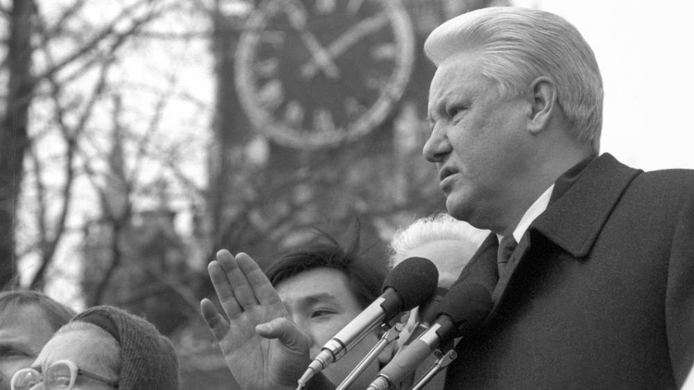 "Готов расстрелять... Ельцина из гранатомета". Как Баранца чуть не отправили в тюрьму за журналистский запал