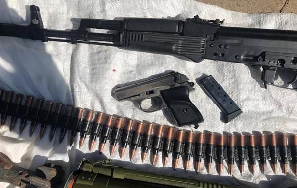 Арсенал оружия из зоны ООС обнаружили у жителя Днепропетровщины