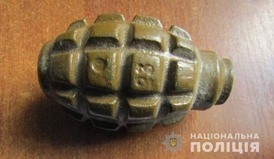 В Киевской области мужчина угрожал взорвать гранатой собственную жену | Новороссия