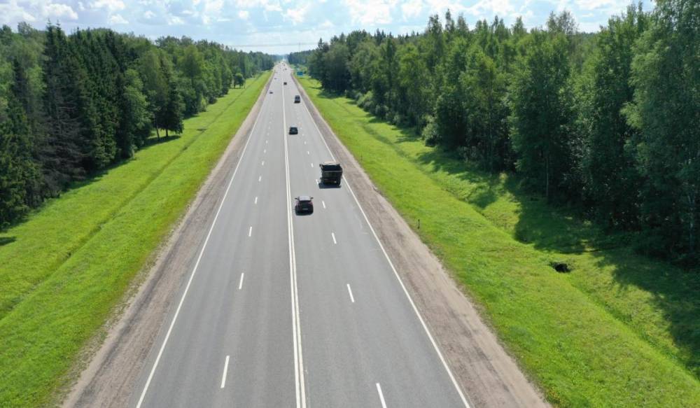 Участок трассы М-10 в Ленинградской области полностью осветят к 2022 году