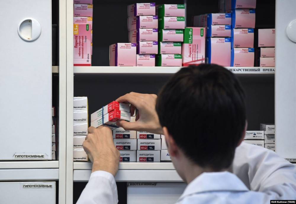 Запасы основного лекарства от СПИДа в России подходят к концу