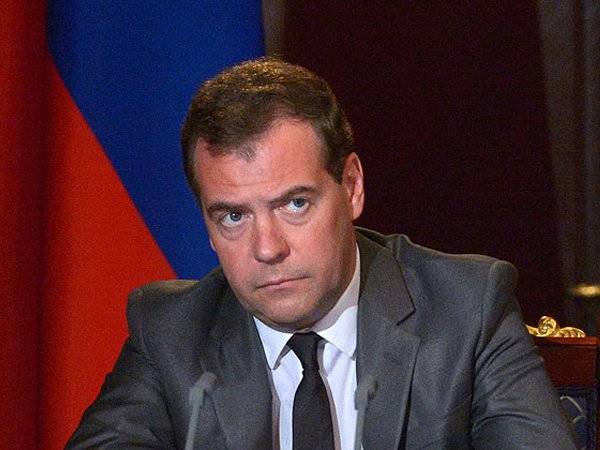Медведева «достали» недобросовестные подрядчики на госзакупках