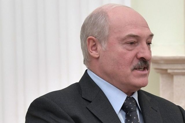 Путин пригласил Лукашенко в Москву на мероприятия в честь 75-летия Победы