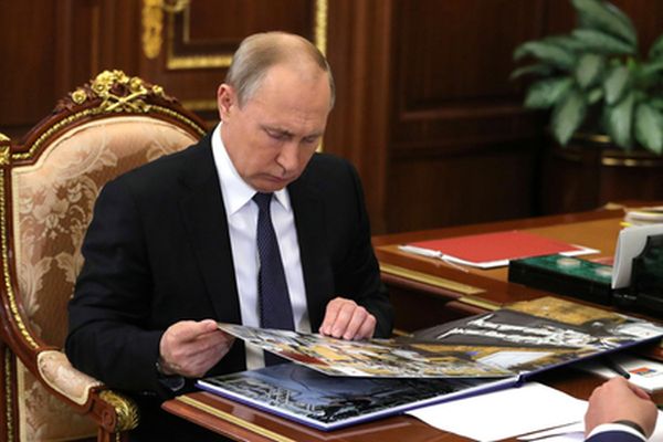 Путину показали робота «Федора»