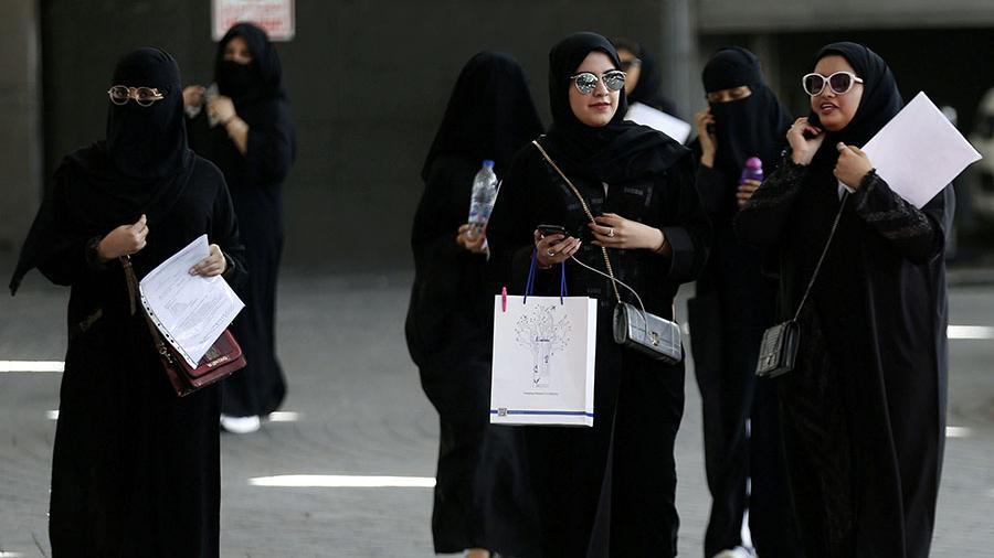 Женщинам в Саудовской Аравии разрешили самостоятельно путешествовать