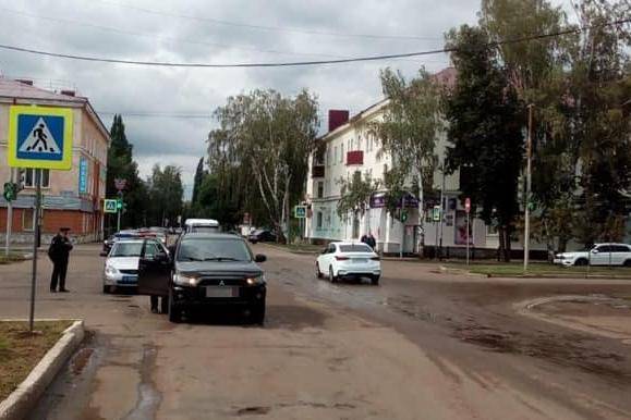 В Башкирии 34-летняя женщина за рулем Mitsubishi Outlander сбила пенсионерку // ПРОИСШЕСТВИЯ | новости башинформ.рф