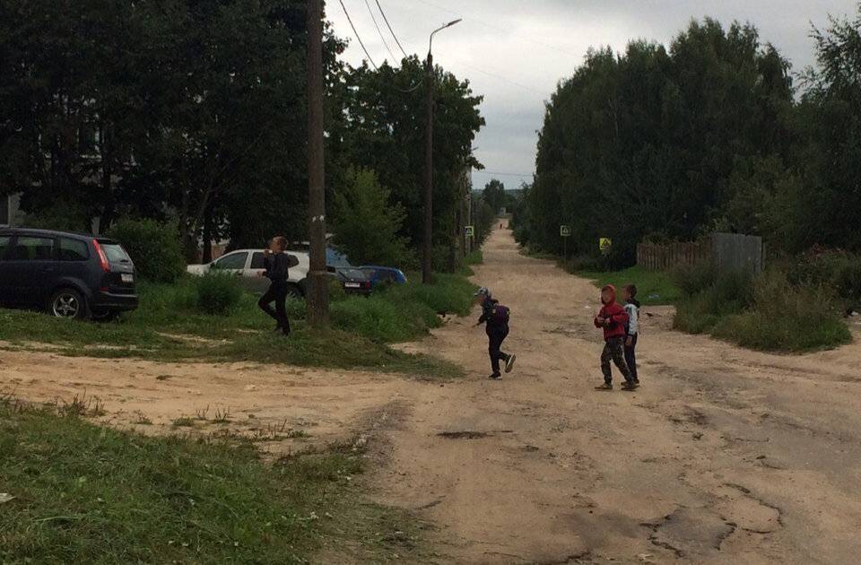 «Бригада, начало»: в Смоленской области банда школьников выманивает у прохожих деньги