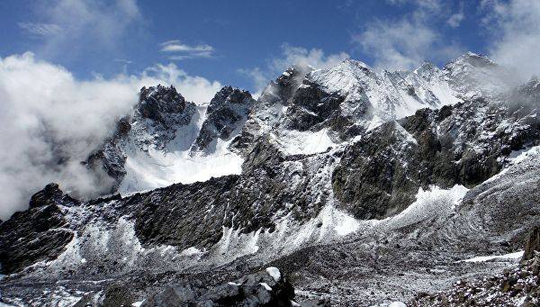 Российский альпинист погиб в горах Таджикистана